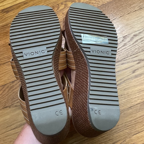 vionic malorie wedge